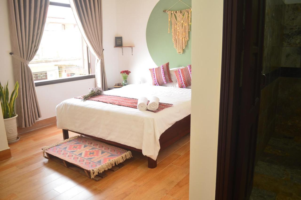 Corner Night Market Homestay Хойан Экстерьер фото