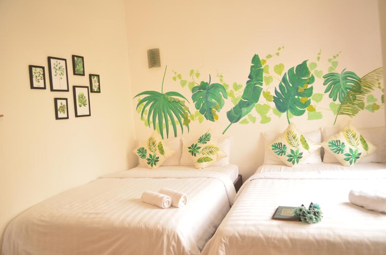 Corner Night Market Homestay Хойан Экстерьер фото