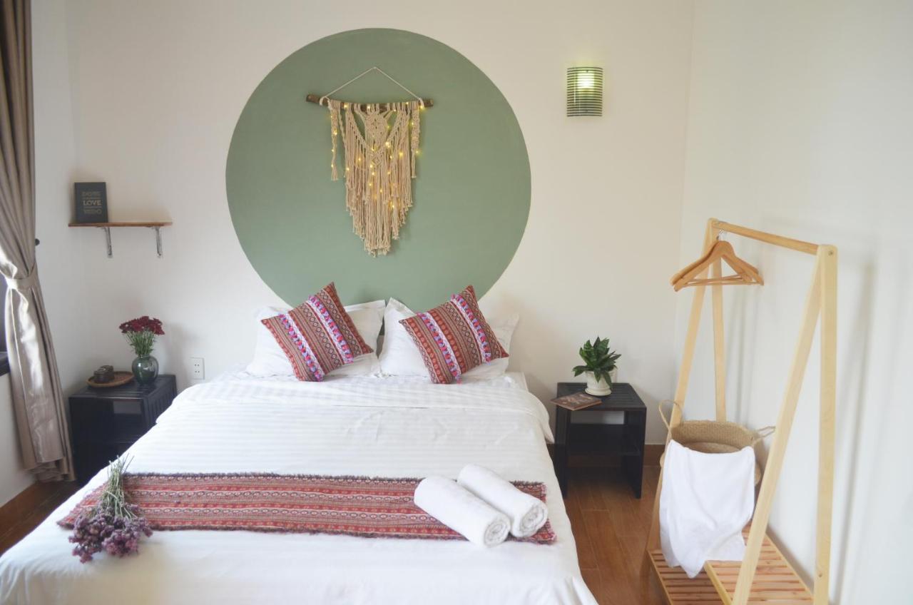 Corner Night Market Homestay Хойан Экстерьер фото
