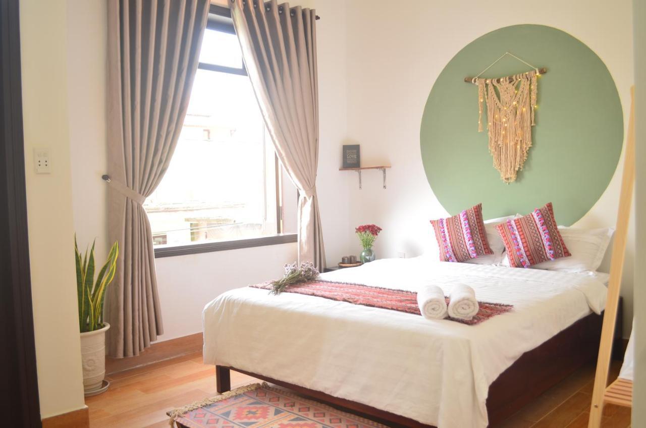 Corner Night Market Homestay Хойан Экстерьер фото